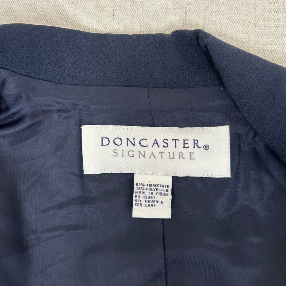 Doncaster Signature Navy Blue White Piping Trim Blazer Size 22W/2X - Picture 3 of 9